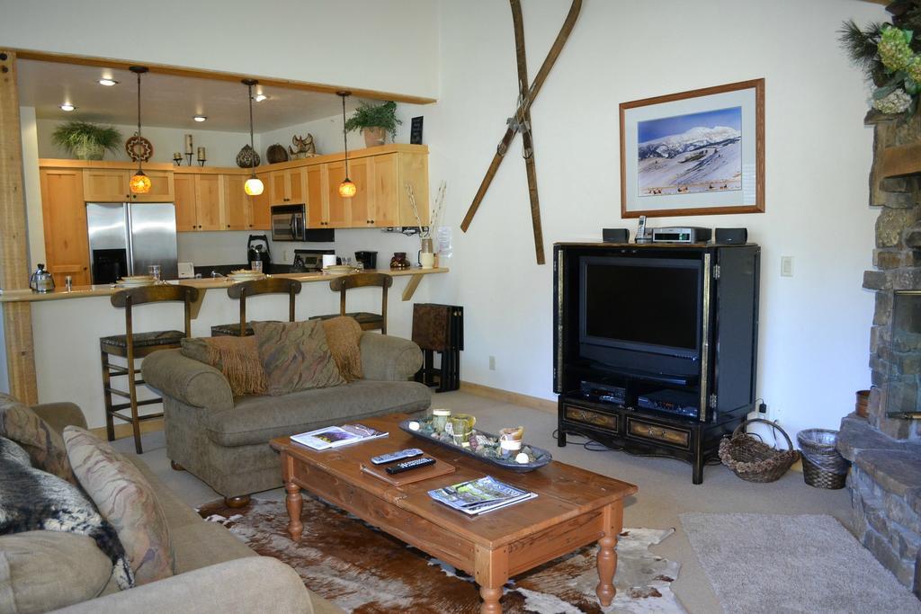 Moose Creek Townhomes By Jackson Hole Real Estate Company Teton Village Chambre photo